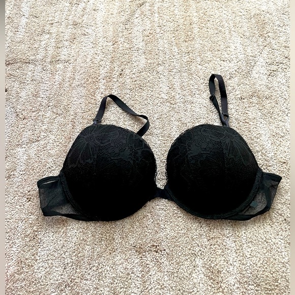 Victoria’s Secret Push Up bra - Picture 1 of 3